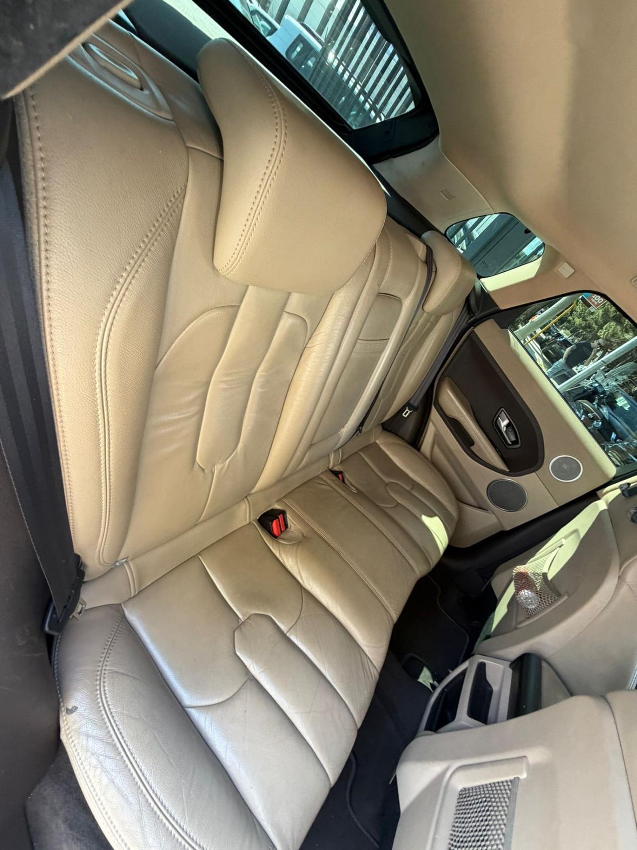 Land Rover Range Evoque 2.2 TD4 5p. Pure