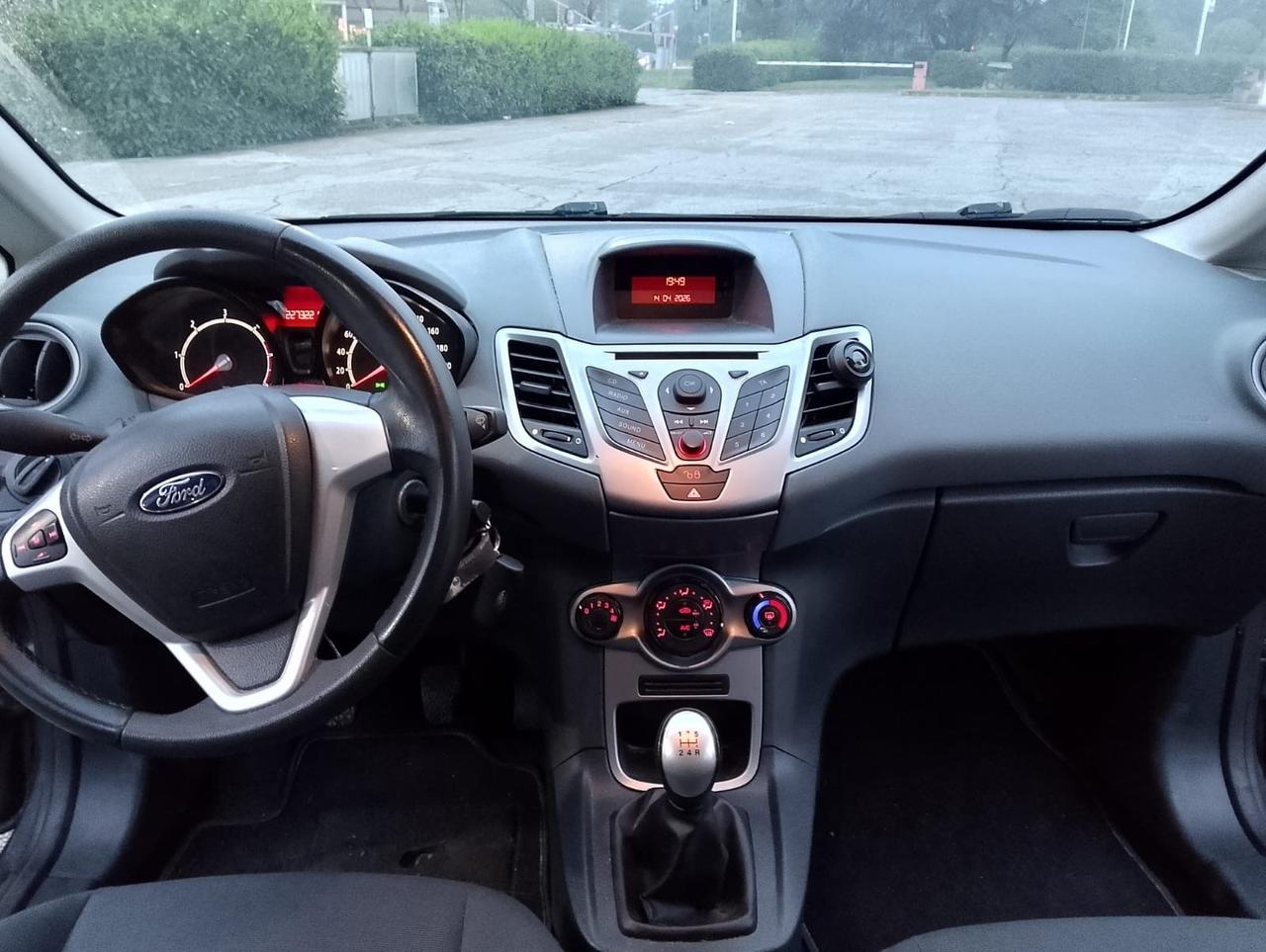 Ford Fiesta 1.6 TDCi 95 CV 5p. Titanium perfetto stato
