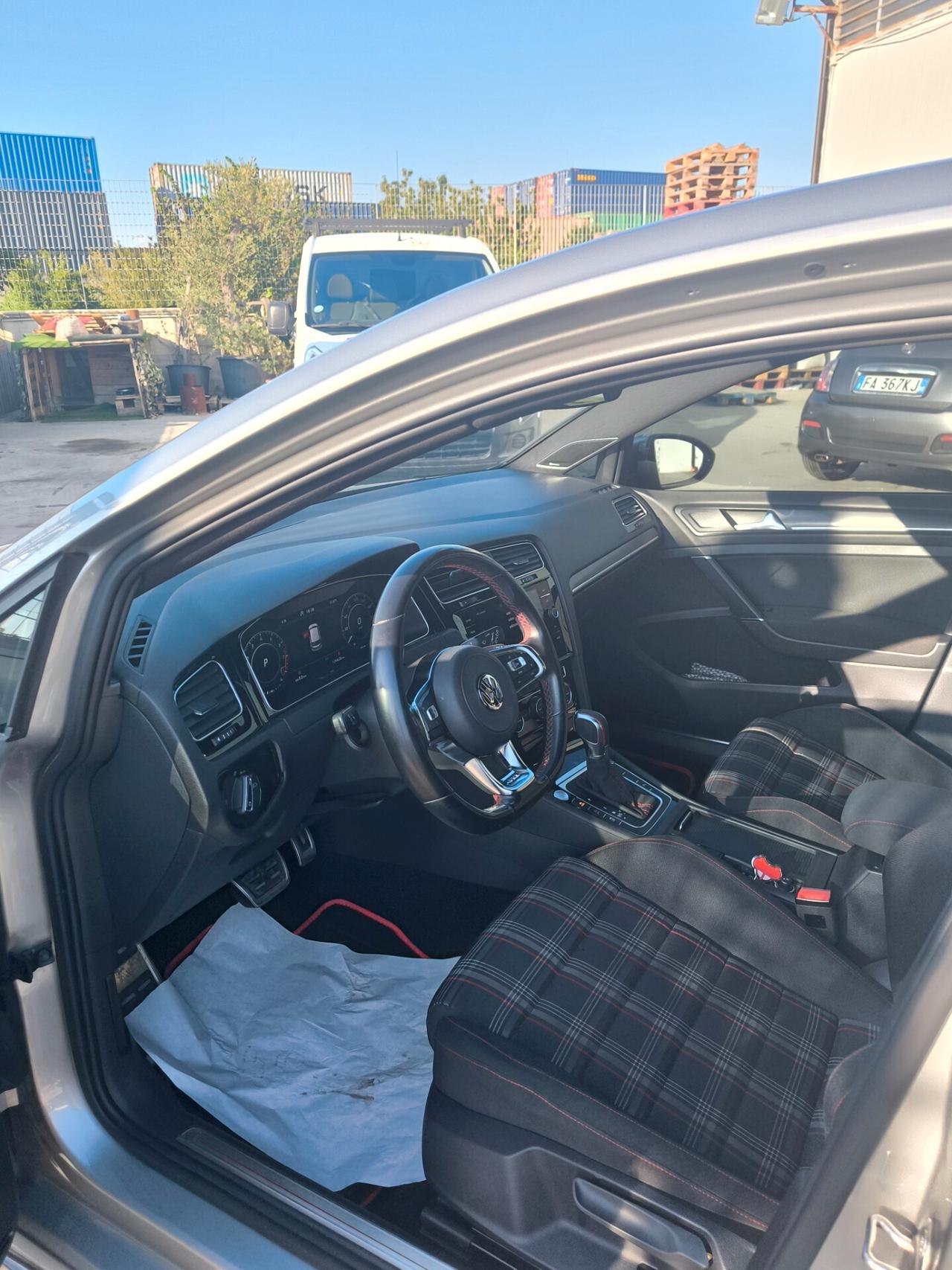 Volkswagen Golf GTI Performance 2.0 245 CV TSI DSG 5p. BMT