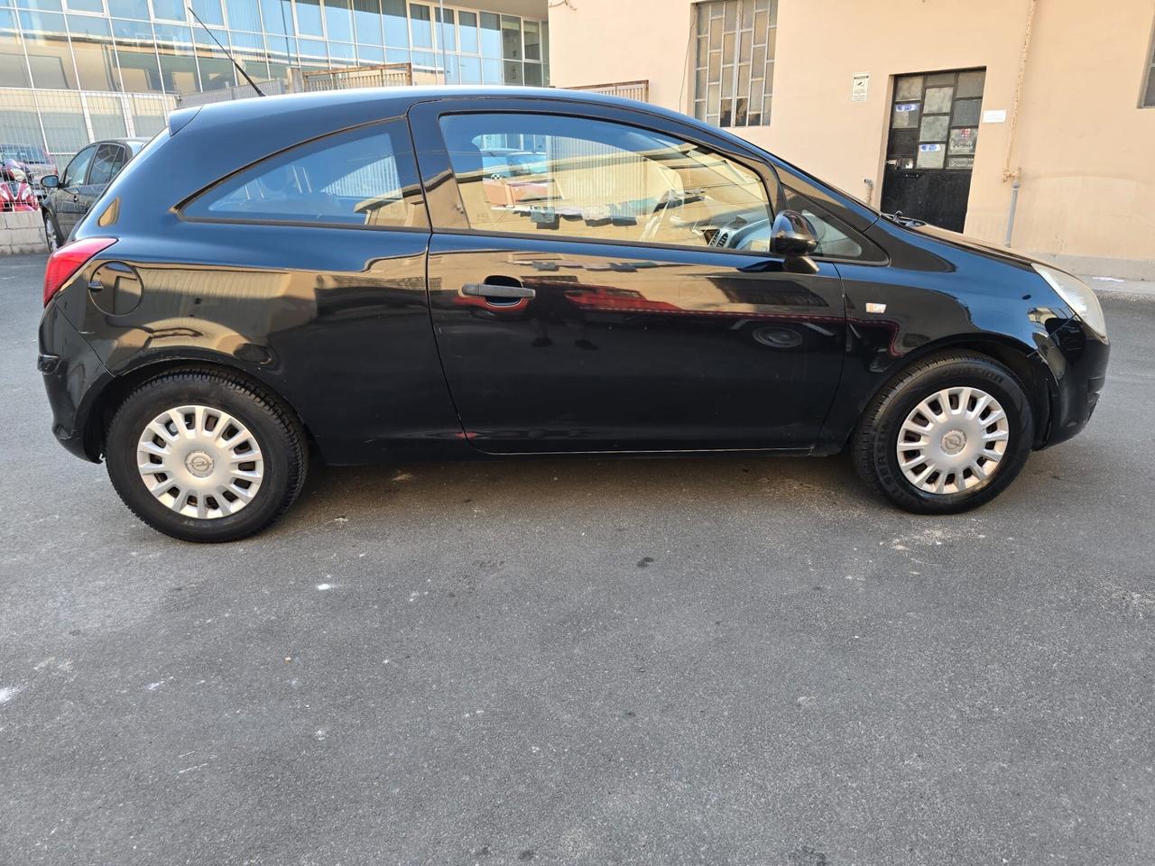 Opel Corsa 1.0 12V 3 porte Club con soli 70mila km possibilita 12 mesi garanzia