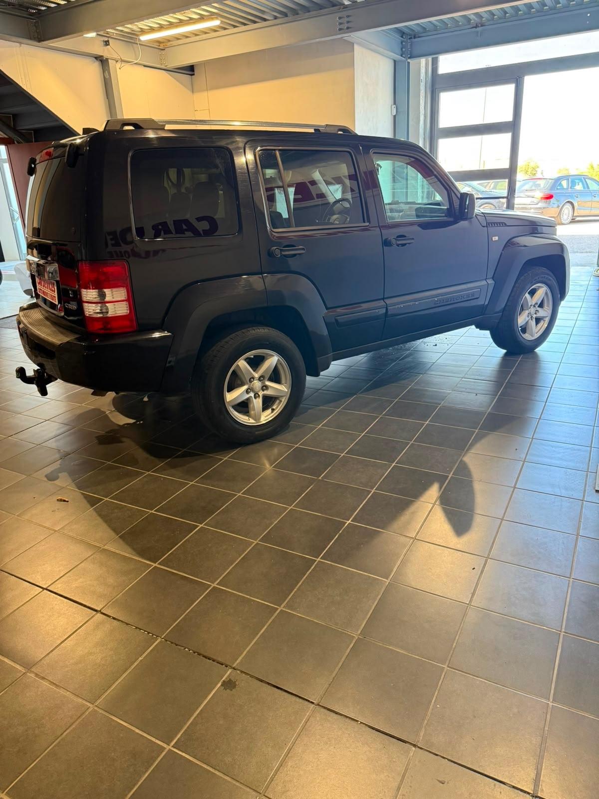 Jeep Cherokee 2.8 -4x4 -AUTOMATICA