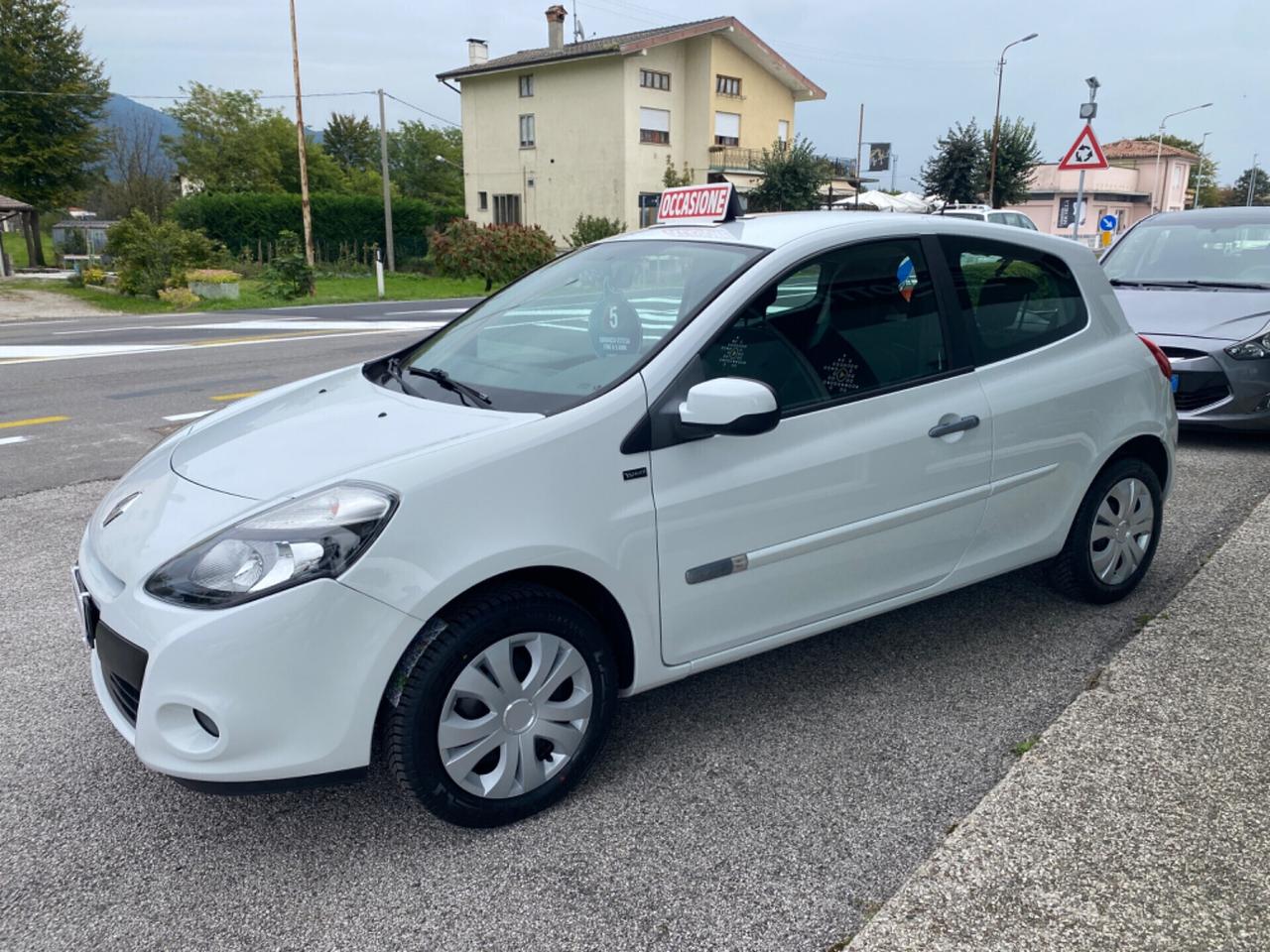 Renault Clio 1.2 3 p Yahoo X neopatentati