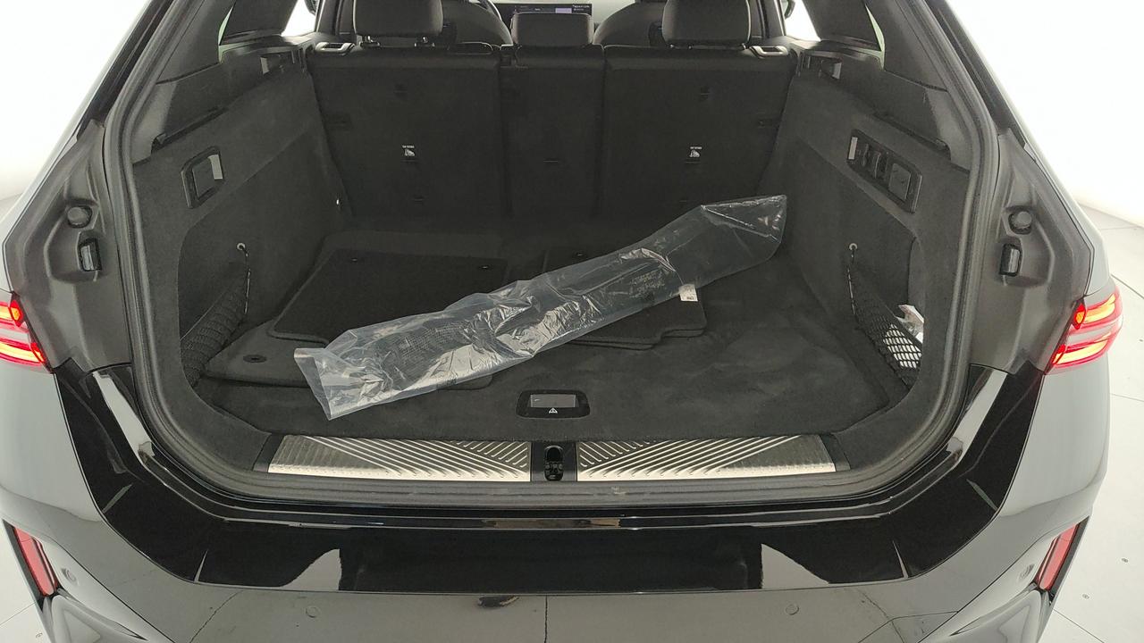 BMW Serie 5 G61 2024 Touring - 520d Touring 48V xdrive MSport auto