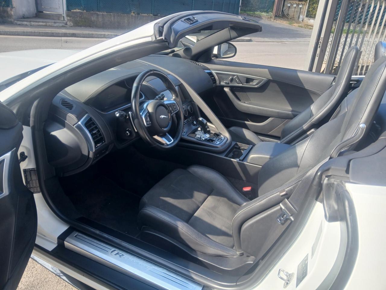 Jaguar F-Type 2.0 aut. Convertibile R-Dynamic 2021