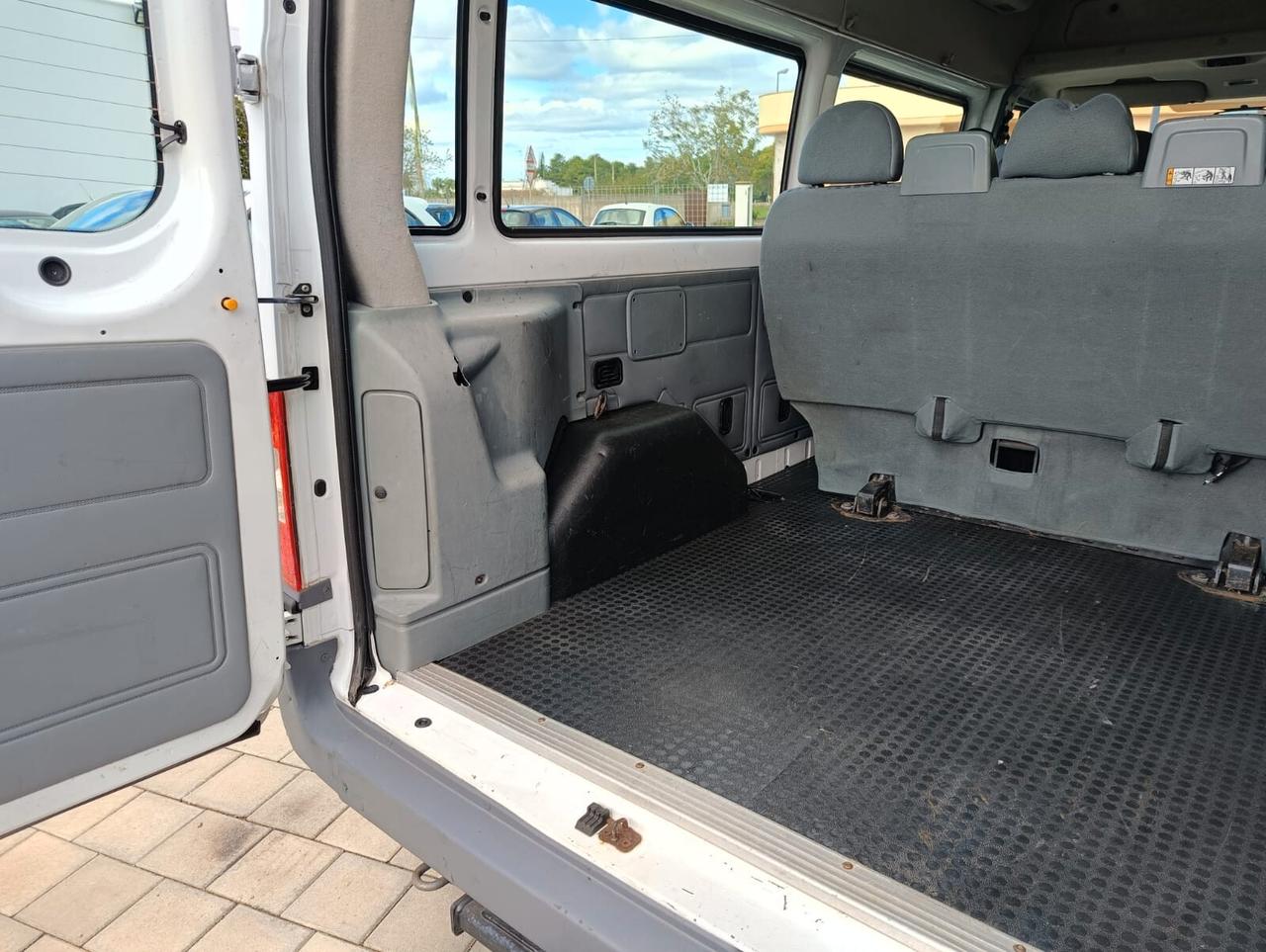 Ford Transit 9 posti - anno 2009 - motore nuovo