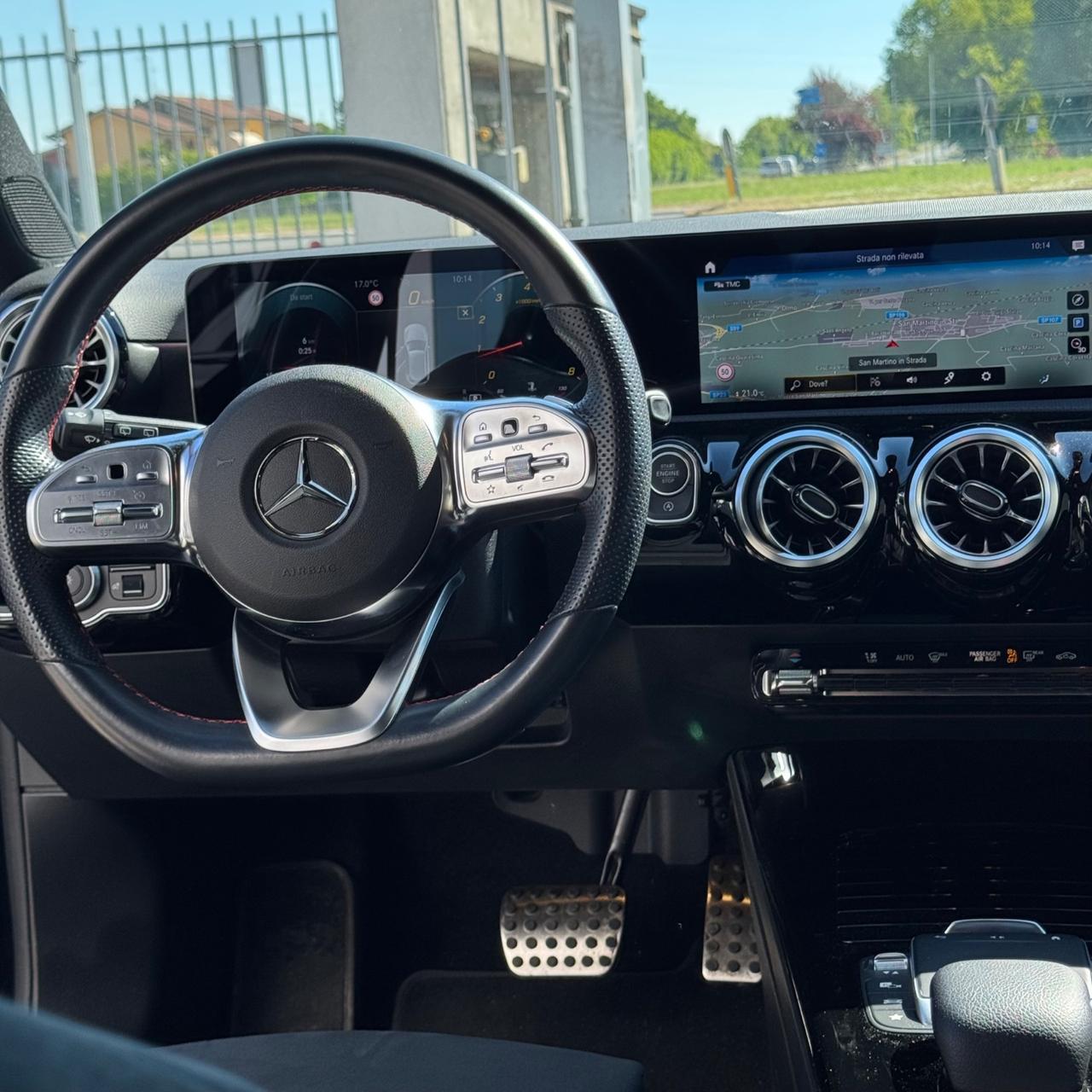 Mercedes-benz A 200 Premium Night edition auto