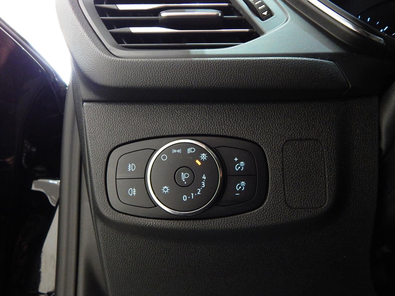 Ford Focus Active SW 1.5 ecoblue Co-Pilot TETTO-NAVI-PARK-LED