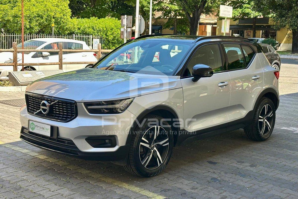 VOLVO XC40 T3 R-design