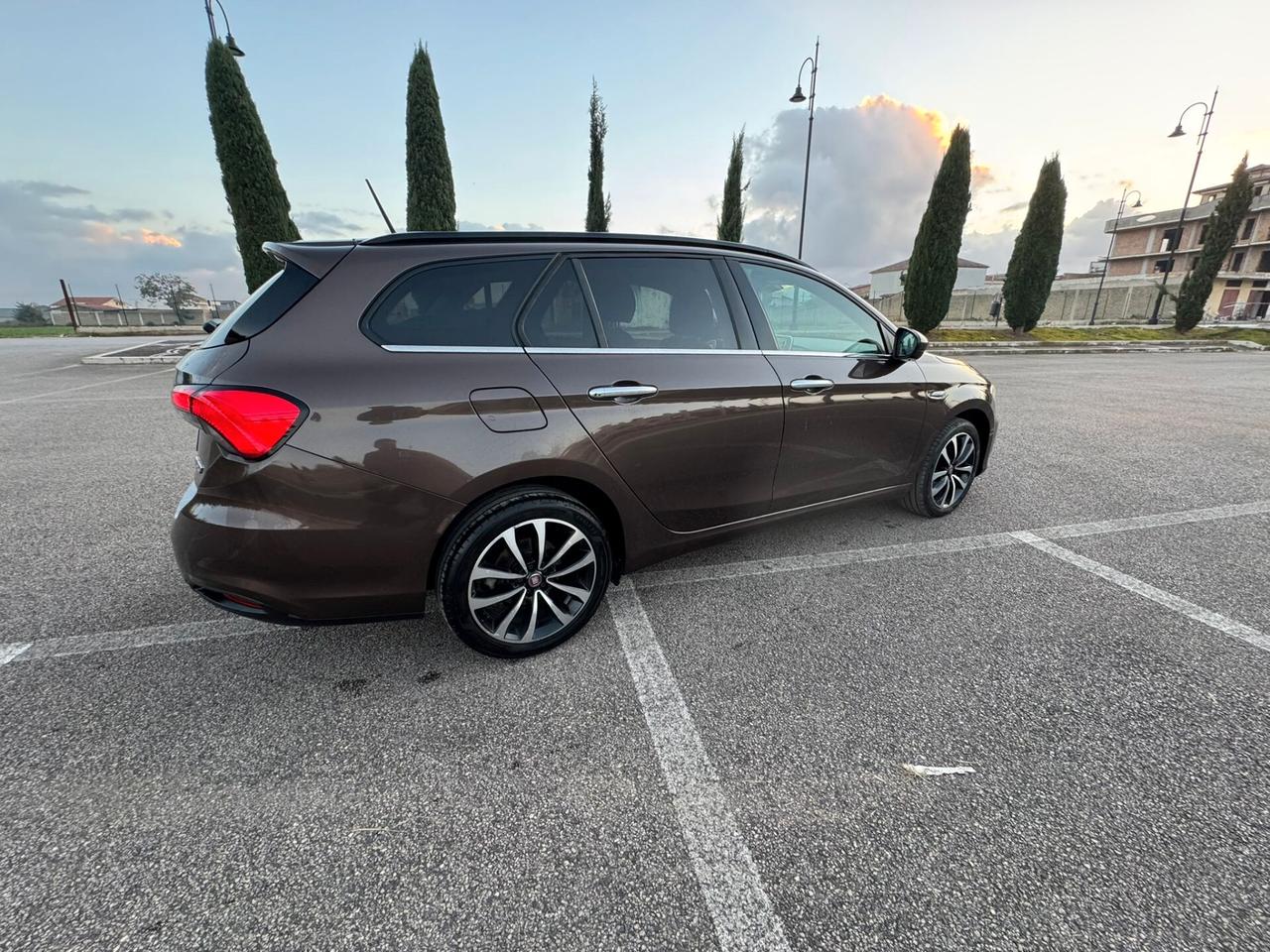 Fiat Tipo 1.6 Mjt S&S SW Lounge