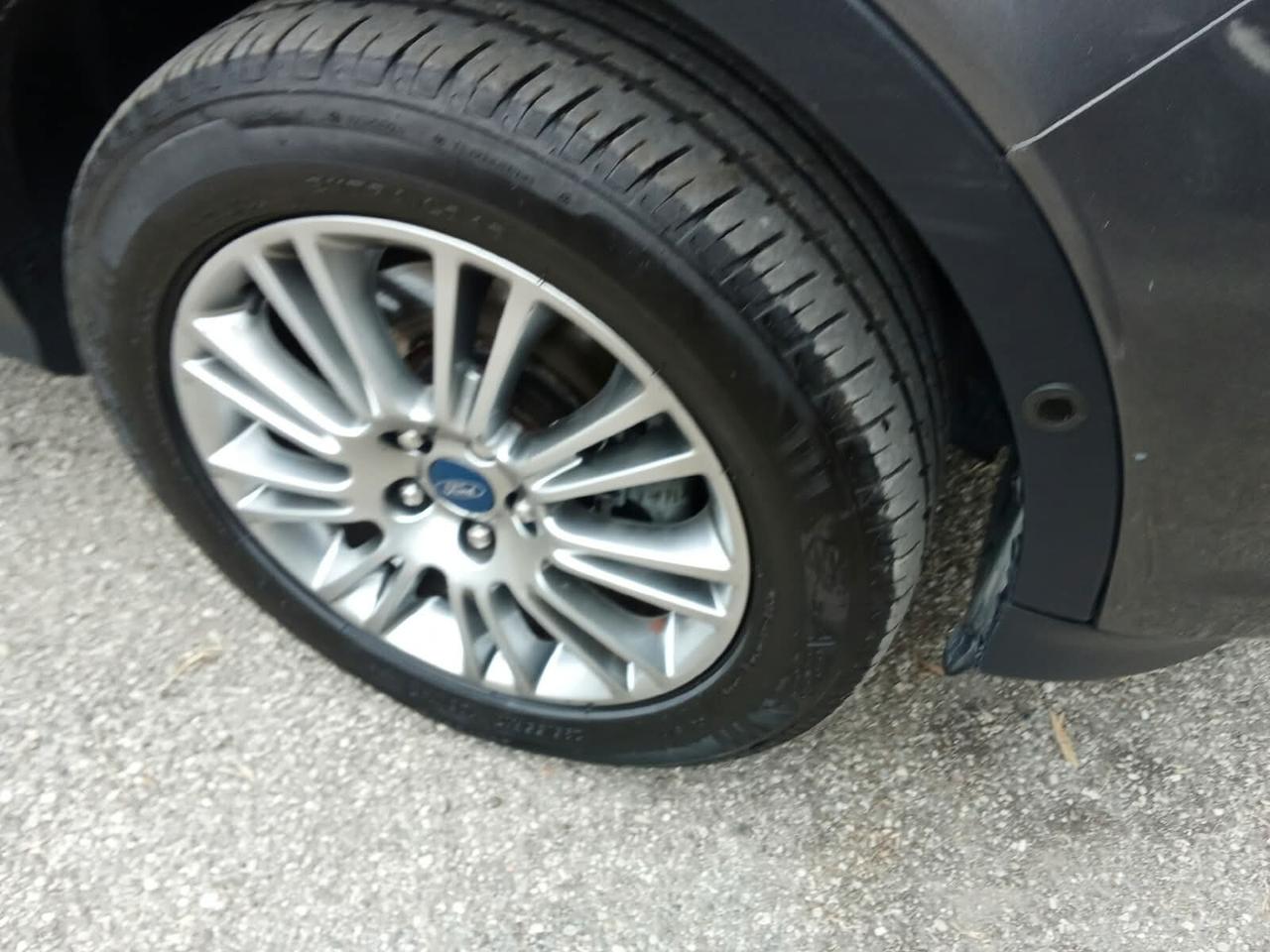 Ford Kuga 2.0 TDCI 140 CV 4WD Titanium