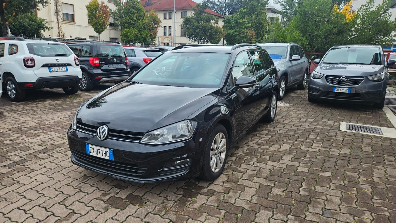 Volkswagen Golf Variant 1.6 tdi Comfortline 105CV CRUISE-SENSORI-