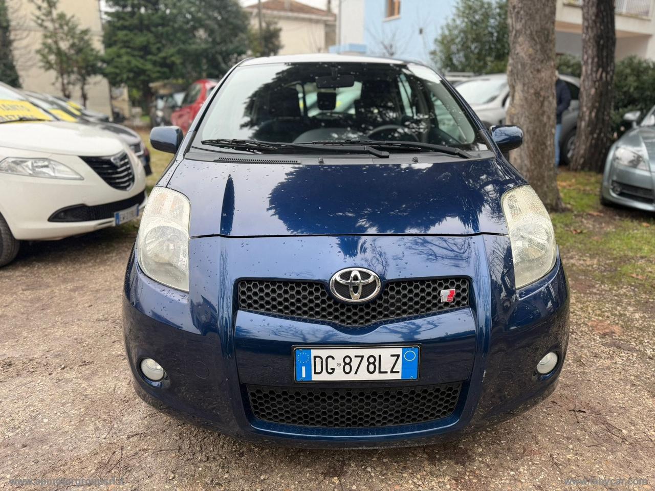 TOYOTA Yaris 1.4 D-4D 5p. Sol