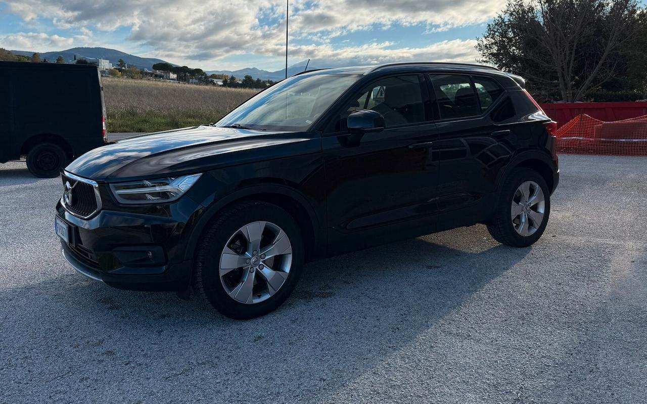 Volvo XC40 D4 AWD Geartronic Momentum