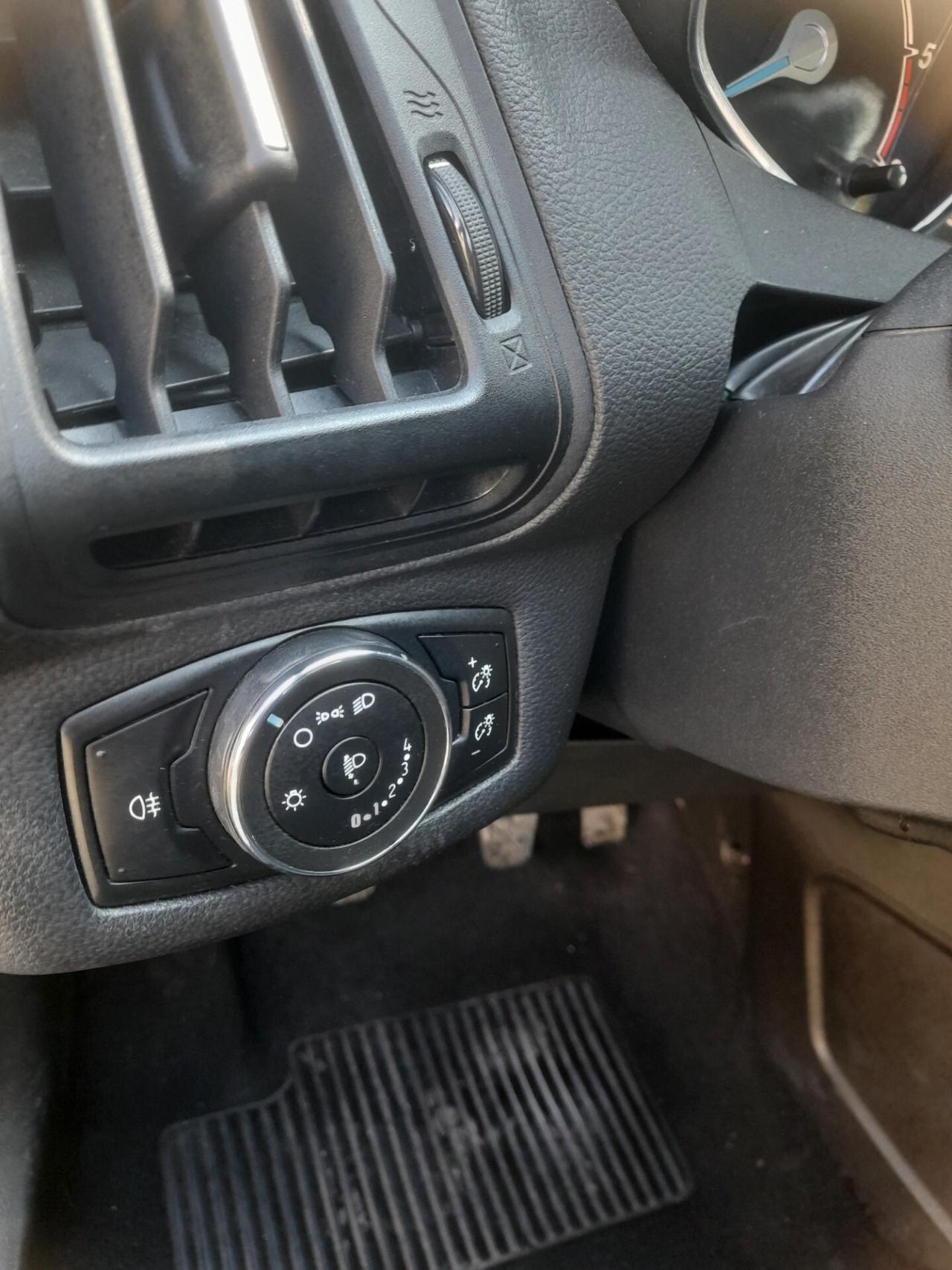 Ford B-Max 1.5 TDCi 75 CV Titanium