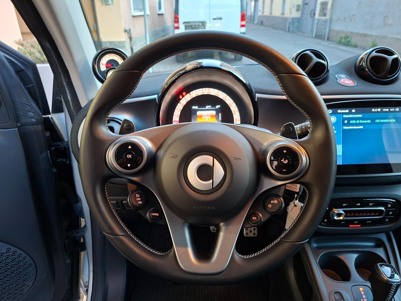 Smart ForTwo 0.9 turbo 90cv Pack Brabus Edition Schermo Pad