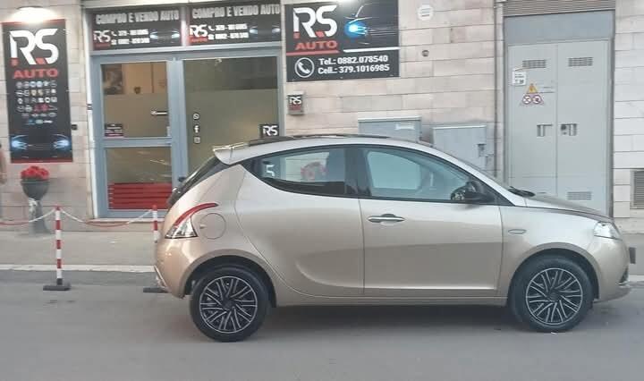 Lancia Ypsilon 1.2 69 CV 5 porte S&S Gold