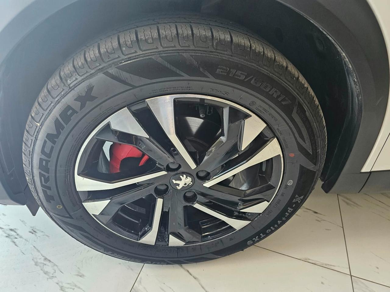 NUOVA PEUGEOT 2008 ALLURE PACK BICOLOR EDITION 1.5 BLUEHDI 131CV EAT8 F1