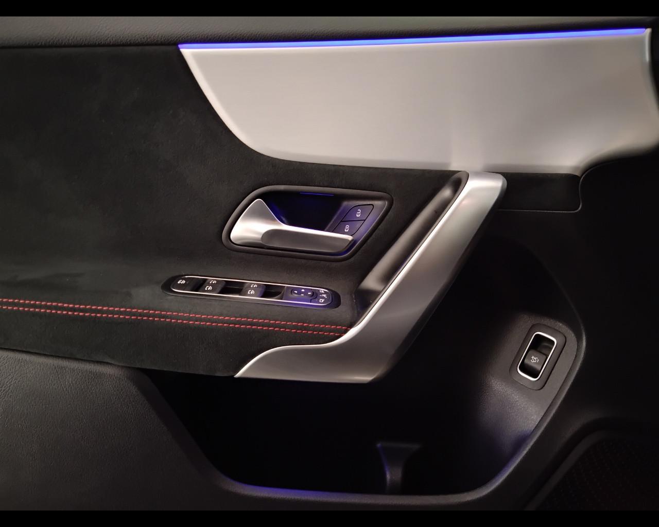 Mercedes-Benz Classe A - V177 2023 - A 180 d AMG Line Advanced Plus auto