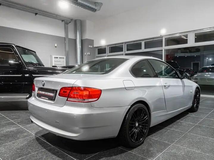 BMW Serie 3 Coupé E92 320d Attiva – Eleganza e Sportività