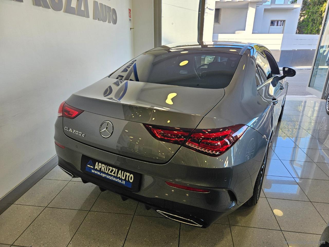 MERCEDES-BENZ CLA 200 d Automatic Premium