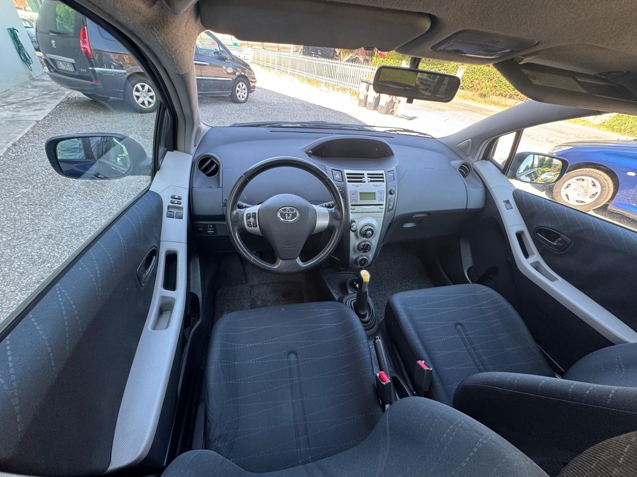 Toyota Yaris 1.0 5 porte Sol