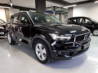 Volvo XC40 D4 AWD Geartronic Momentum con BUSINESS PRO