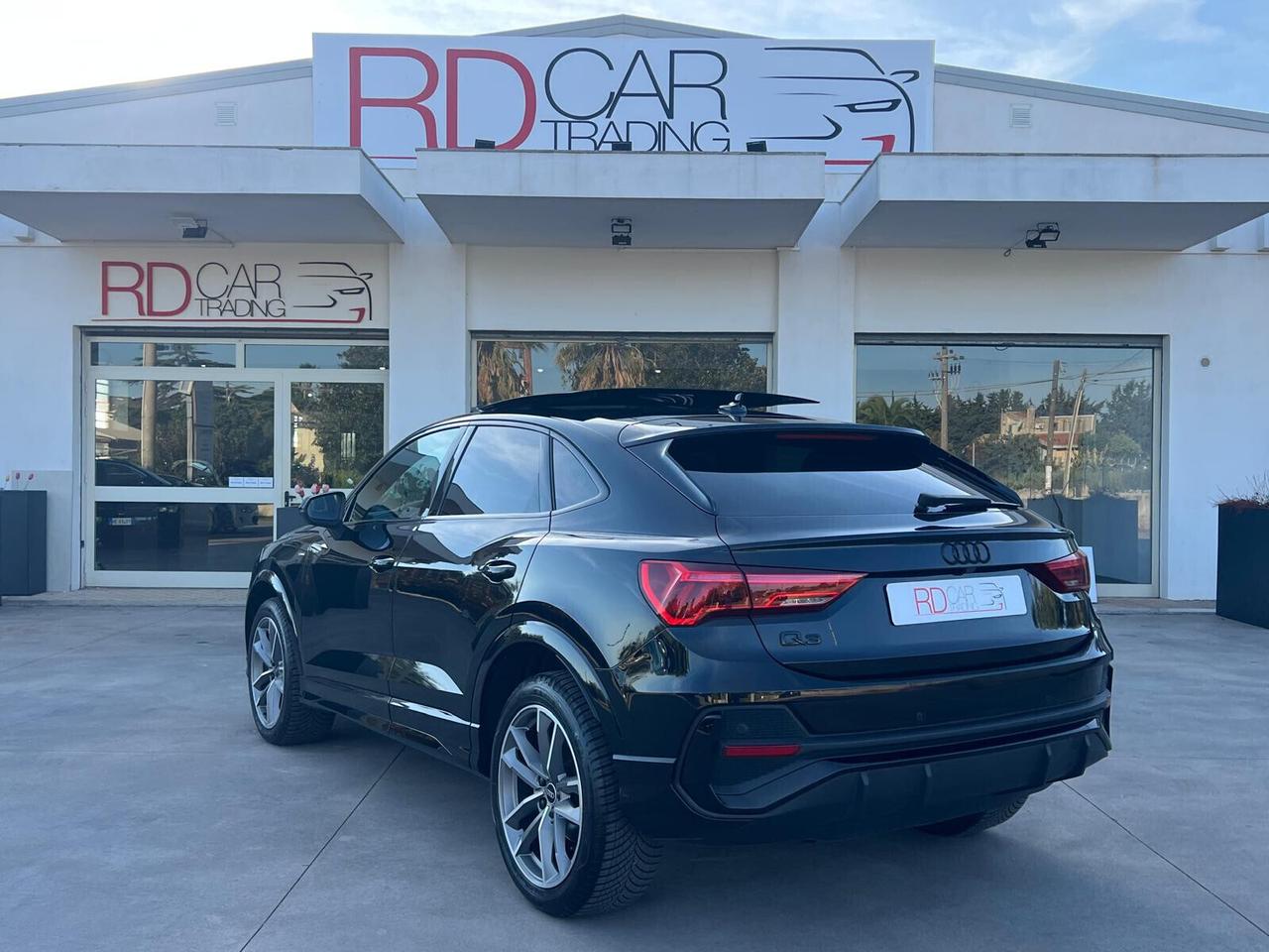 Audi Q3 Sportback S-line *tetto FULL Black