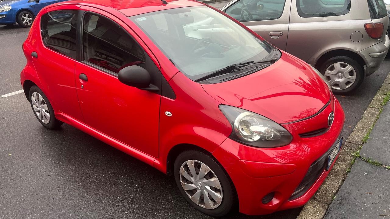 Toyota Aygo 1.0 12V VVT-i 3 porte Lounge Connect