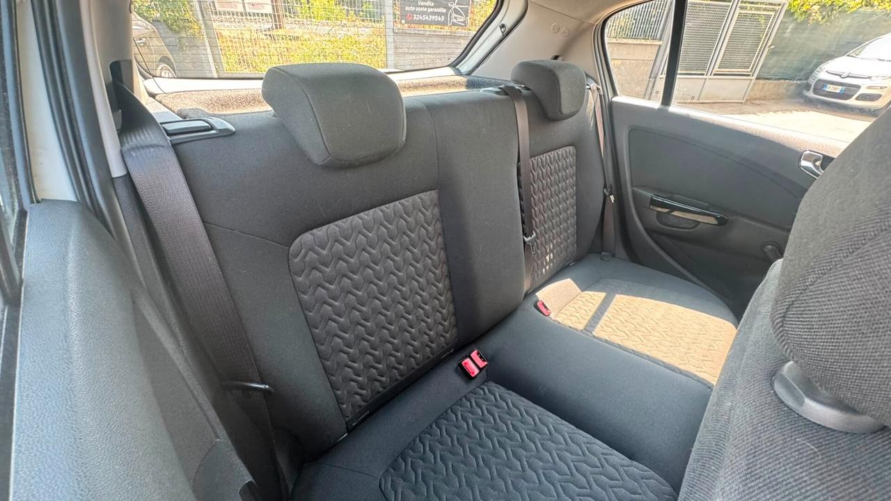 Opel Corsa 1.2 5 porte Sport