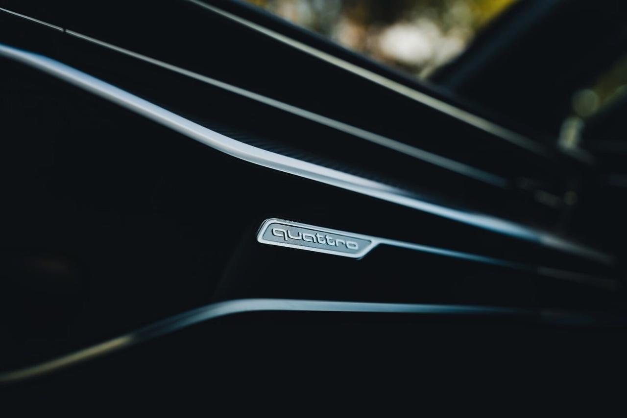 Audi A6 RS 6 Avant 4.0 TFSI V8 quattro tiptronic Performance
