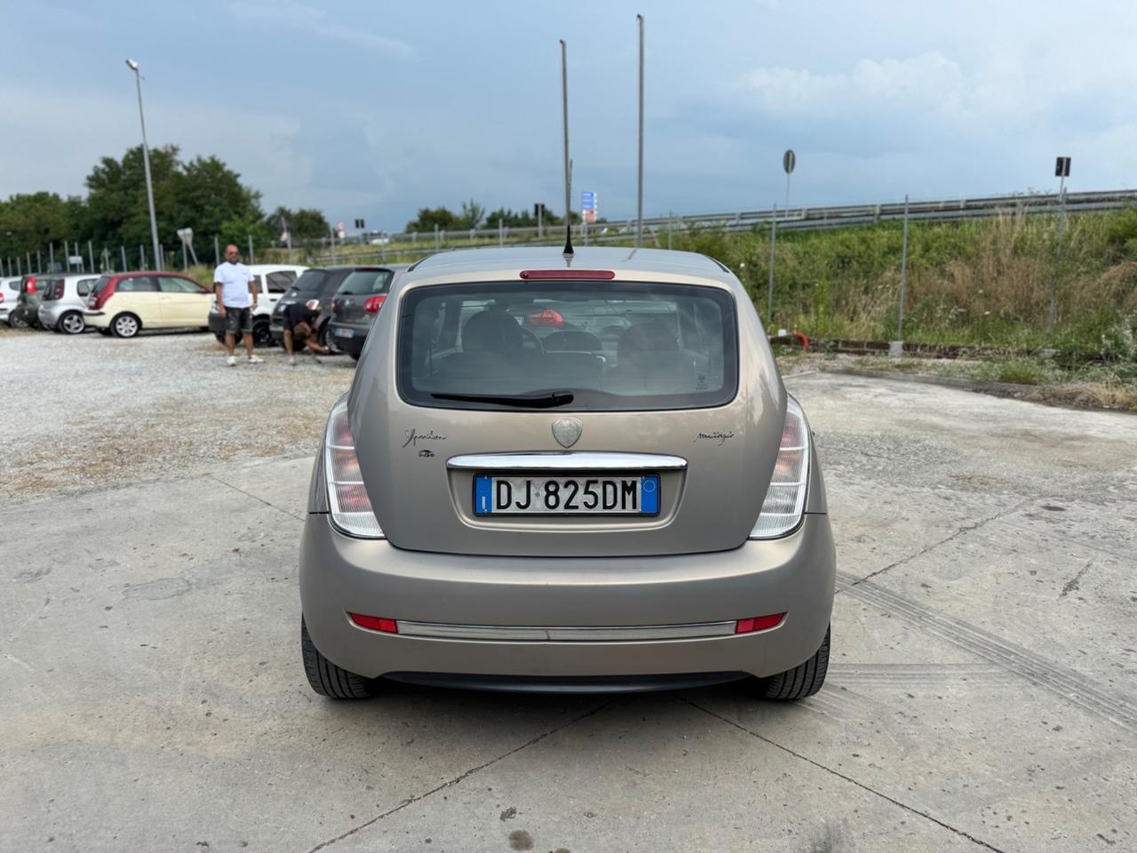 Lancia Ypsilon 1.3 MJT 90 CV ORO