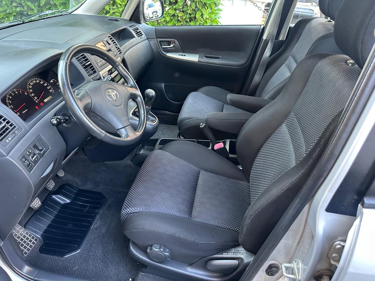 Toyota Corolla Verso 1.6 16V