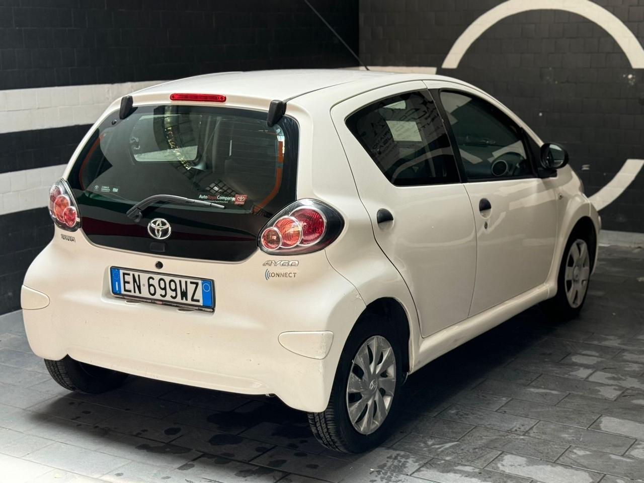 Toyota Aygo 1.0 12V VVT-i 5 porte Lounge Connect MMT