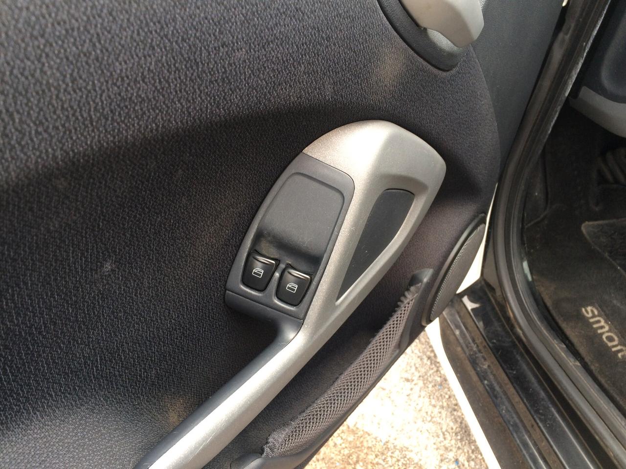2011 Smart ForTwo 1000 52 kW coupé passion tagliandata con garanzia 12 mesi!