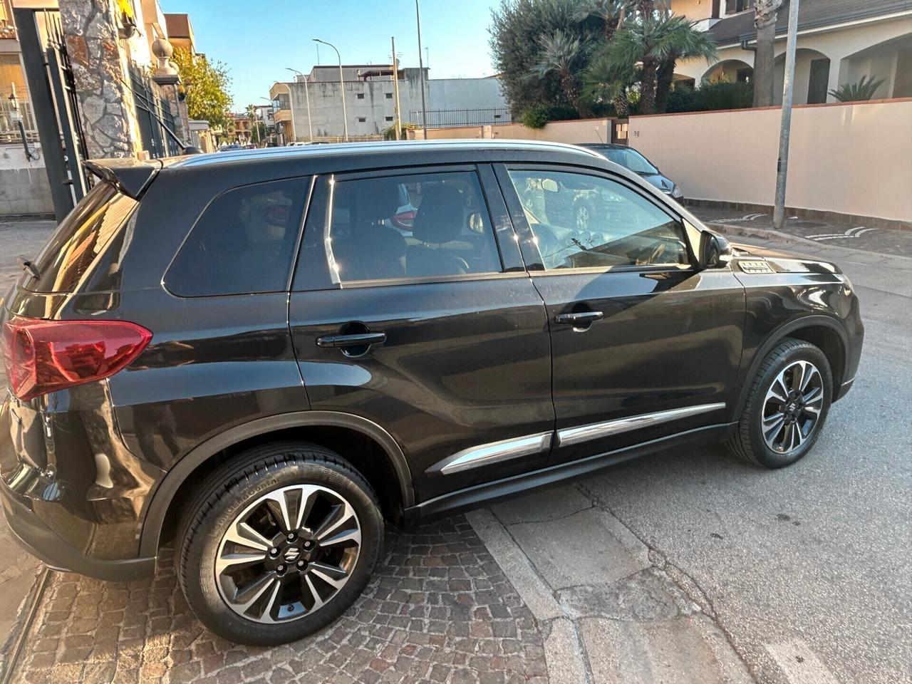 Suzuki Vitara 1.4 Hybrid Top