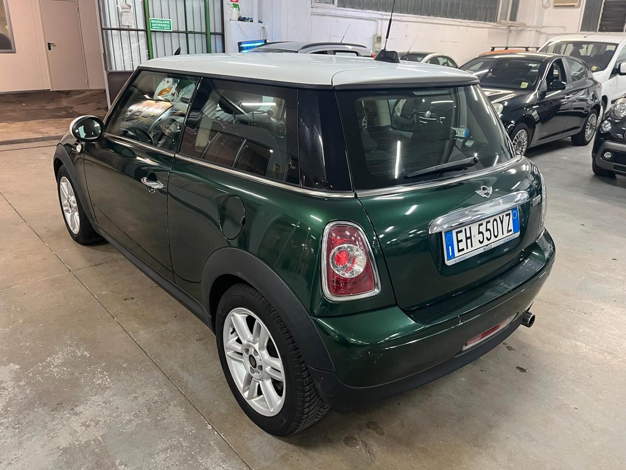 Mini Cooper 1.6 con solo 80mila km