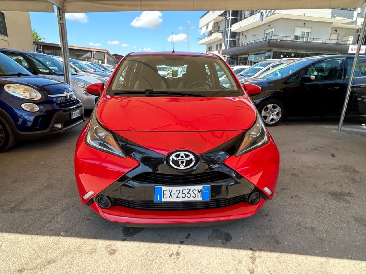 Toyota Aygo 1.0 VVT-i 69 CV 5 porte x-cite MMT