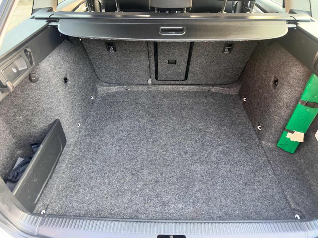 SKODA Octavia 1.6 TDI CR 105 CV DSG Wagon Elegance