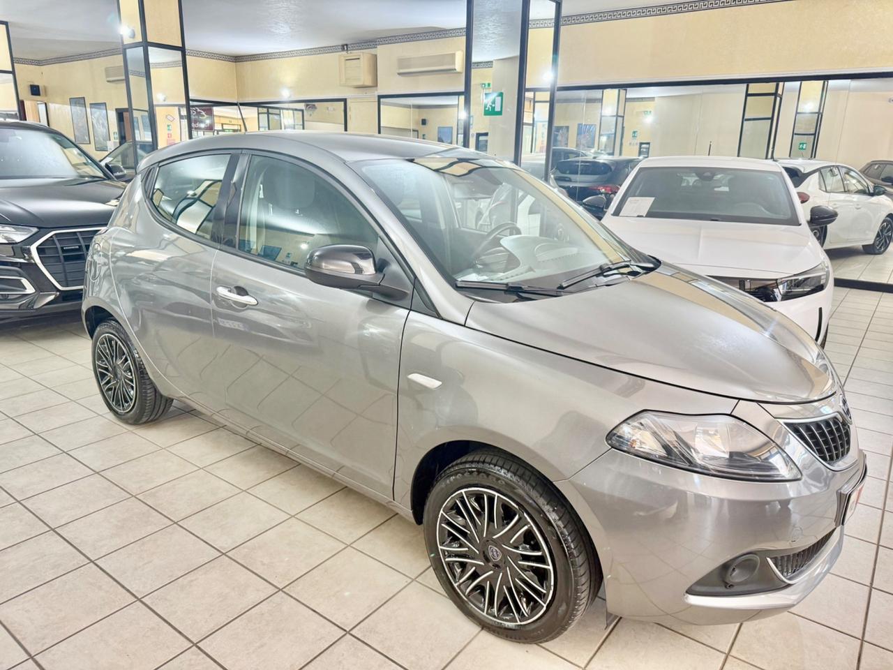Lancia Ypsilon 1.0 FireFly 5 porte S&S Hybrid Gold