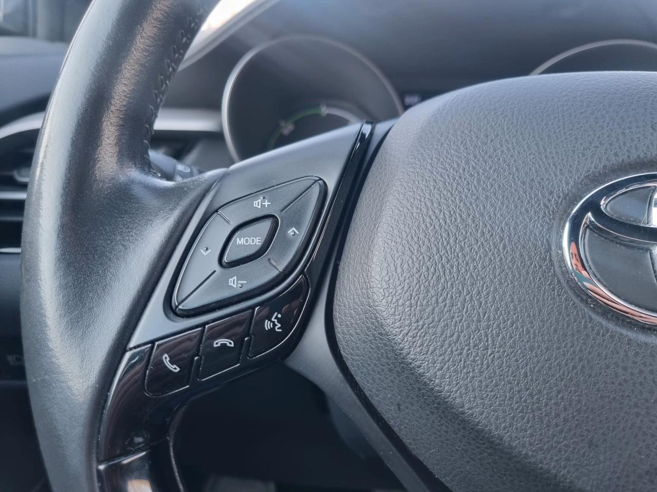 Toyota C-HR 1.8 Hybrid E-CVT Business