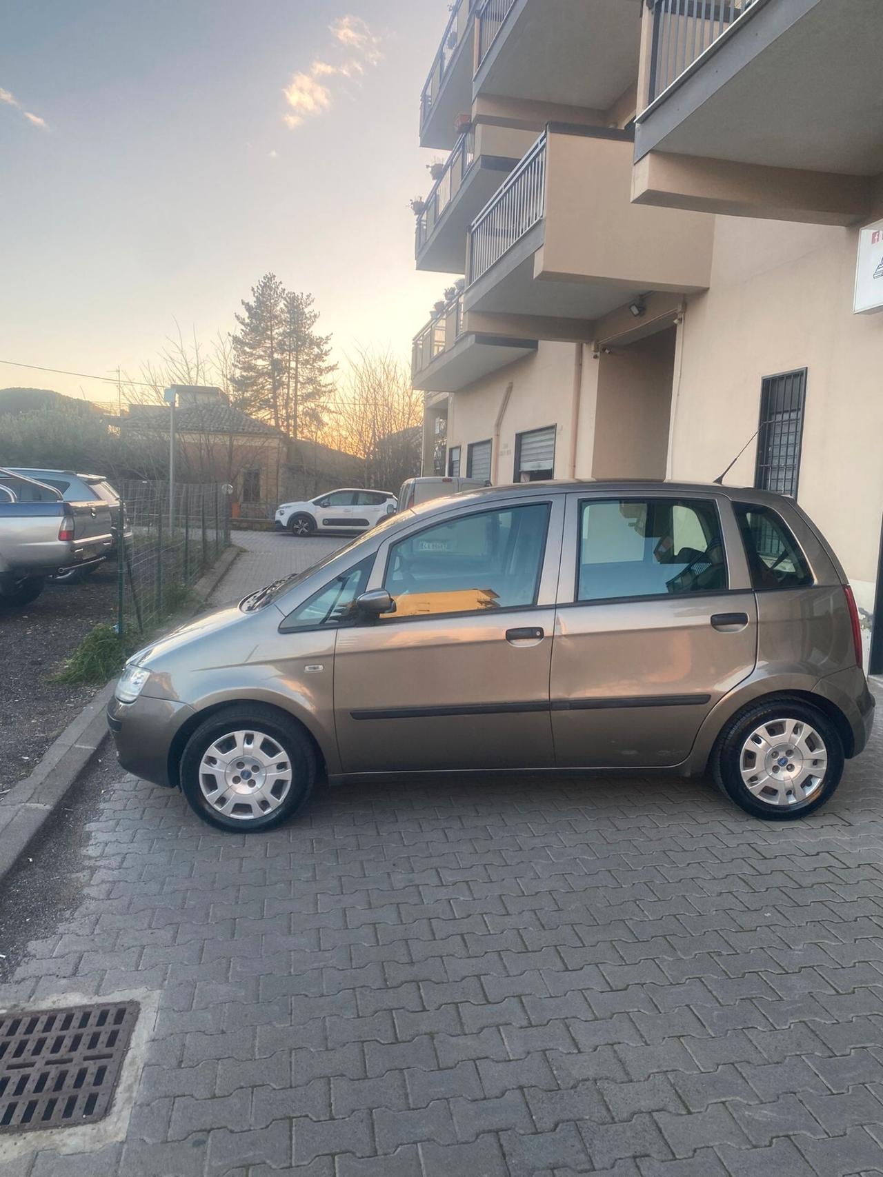 Fiat Idea 1.3 Multijet 16V 70 CV BlackEnergy