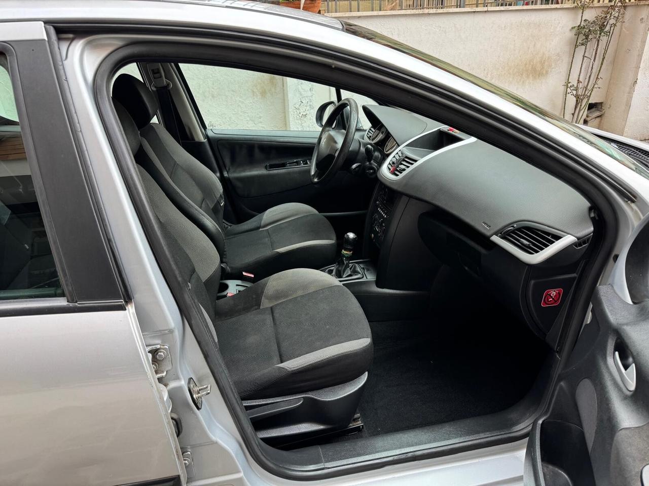 PEUGEOT 207 1.4 8V 75CV 5p. Energie