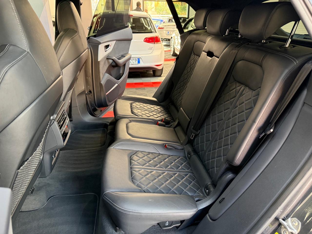 Audi SQ8 4.0 TFSI quattro sport attitude - FABIANOAUTO