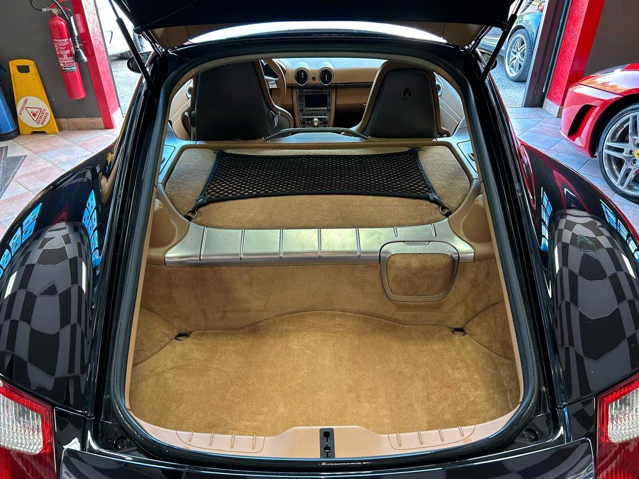 Porsche Cayman 2.7