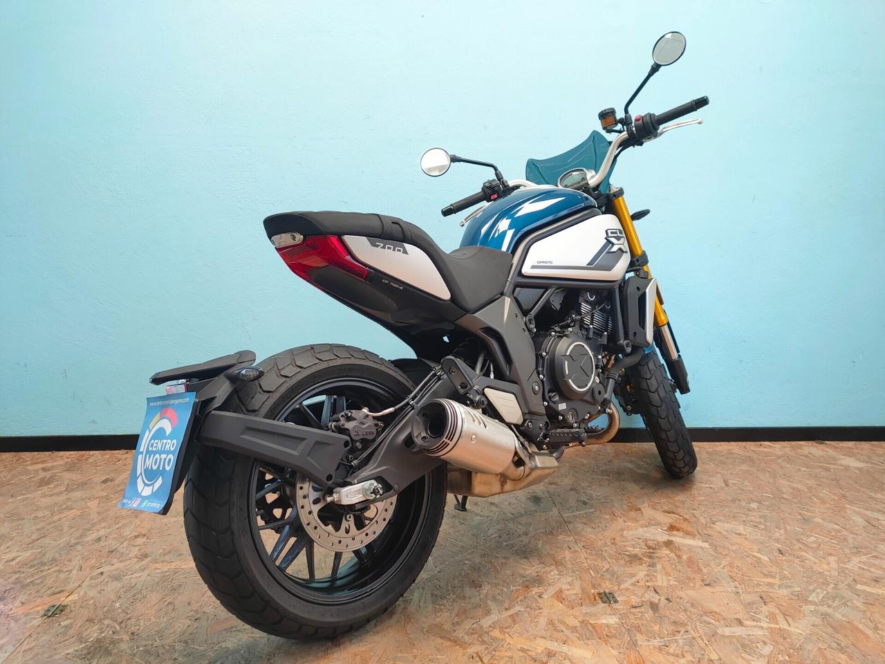 Cf Moto 700CL-X: una scrambler INCONFONDIBILE