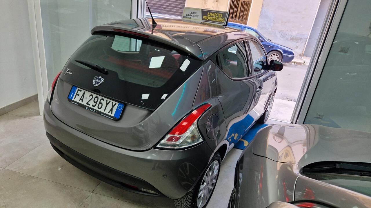 Lancia Ypsilon 1.3 MJT 16V 95 CV 5 porte