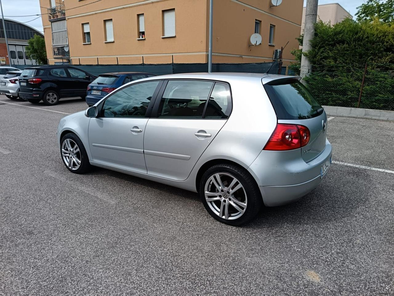 Volkswagen Golf 1.9 TDI 5p. Sportline