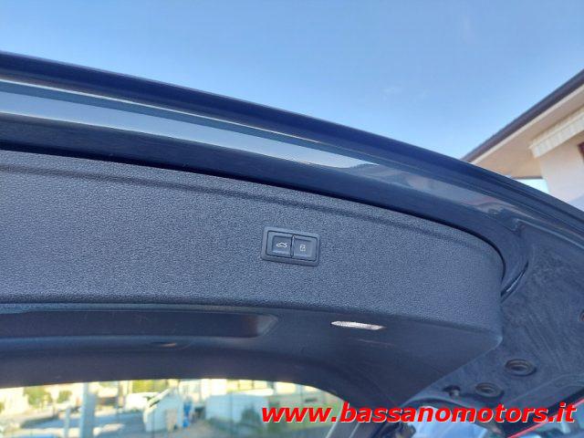 AUDI Q5 40 TDI quattro S tronic Design S-LINE ESTERNO