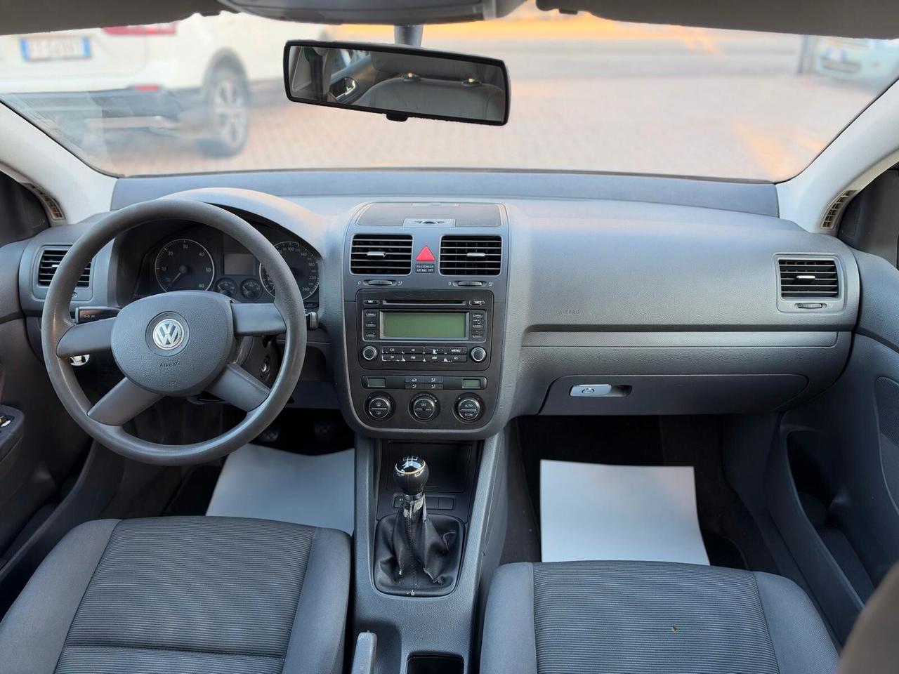 Volkswagen Golf 1.9 TDI 5p. Sportline