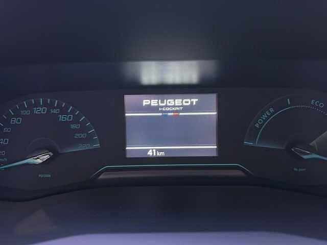 Peugeot 208 Hybrid 100 e-DCS6 Style